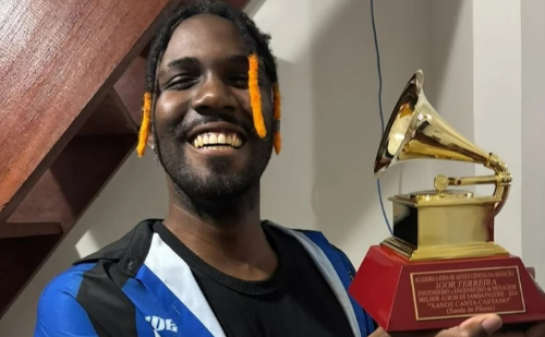 Grammy pega caminho errado e vai parar em cantor com nome igual ao do vencedor