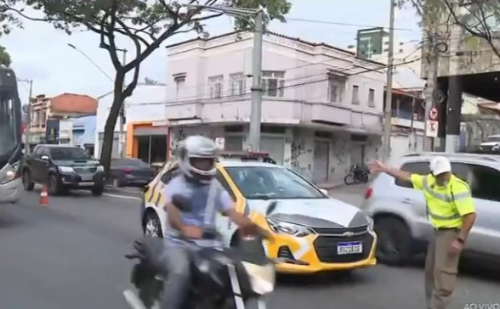 Trânsito intenso e tragédia: idosa morre atropelada por caminhão em BH