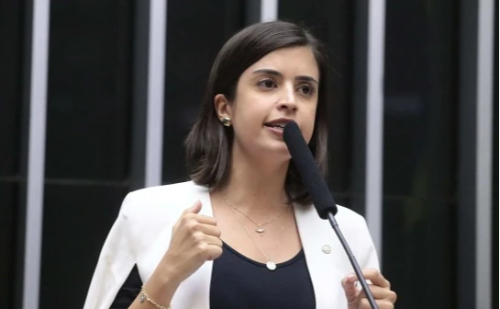 Tabata Amaral apoia CPMI sobre descontos em aposentadorias
