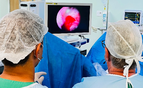 Hospital da Unimed Vale do Aço realiza cirurgia inédita com laser para tratar próstata