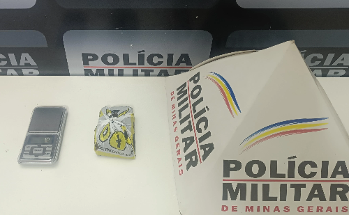 Homem é preso com drogas e balança de precisão em Manhuaçu