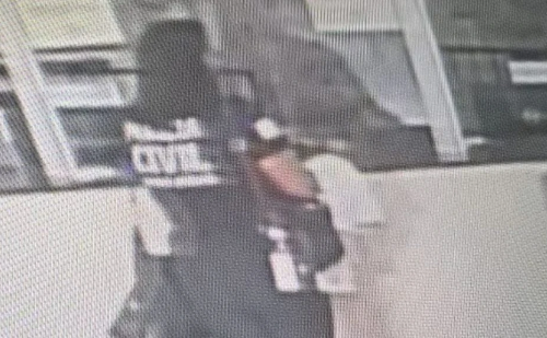 Fingindo ser policial, mulher tenta furar atendimento em hospital e acaba presa em BH