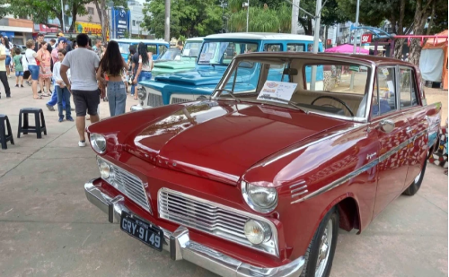 Timóteo recebe mais de 100 carros antigos em evento neste domingo