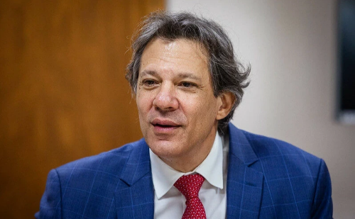 Haddad dispara contra adversários e promete vitória do PT em 2026