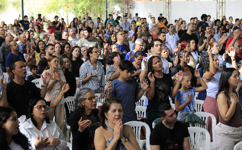 Evento católico de cura e libertação promete renovar fé no Vale do Aço