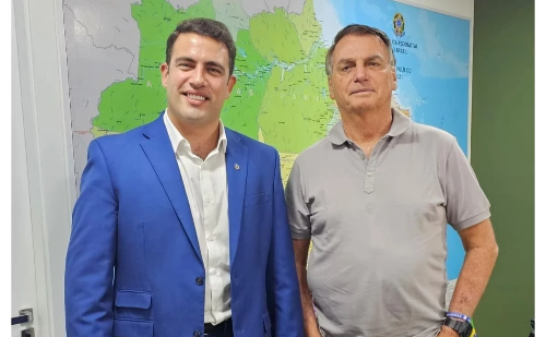 Eduardo Bolsonaro declara apoio à candidatura de Caporezzo ao Senado em 2026