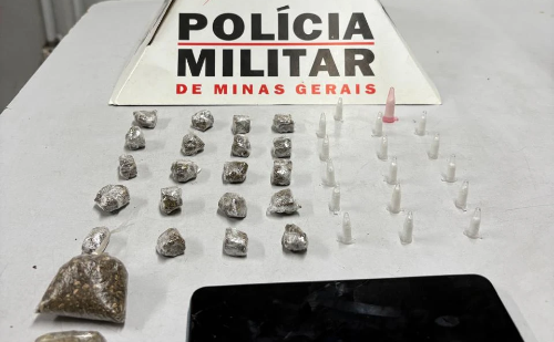 Polícia apreende drogas e prende jovem de 21 anos com apoio de cão farejador em Ipatinga