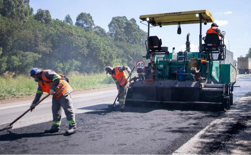 Obras na BR-040 alteram tráfego de veículos e exigem atenção redobrada