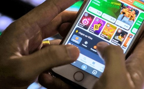 Influenciadores podem ser proibidos de promover apostas online no Brasil