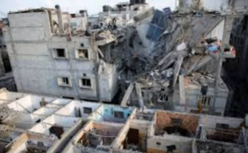 Ataque aéreo em Gaza destrói família de médicos e mata nove crianças
