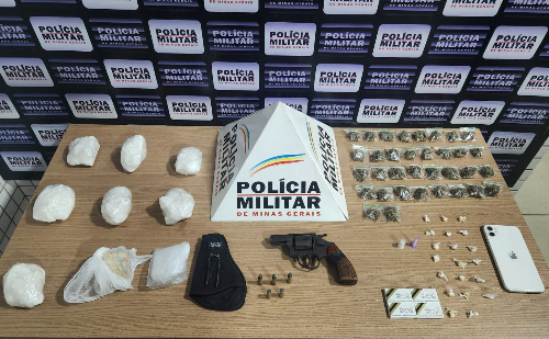 Jovem é preso com drogas e arma durante operação da PM em Caratinga