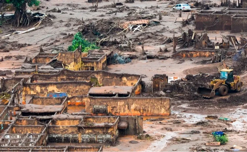 Governo anuncia R$ 12 bilhões para reforçar SUS em cidades atingidas por desastre de Mariana