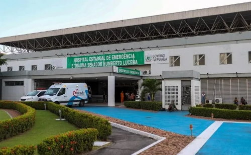 Paciente é levado às pressas para hospital após introduzir coco no ânus