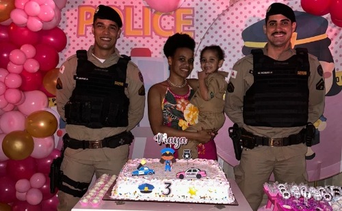 Menina fã da PMMG ganha surpresa especial no aniversário em Sem Peixe