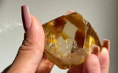 MG volta aos holofotes com achado de diamante de 647 quilates