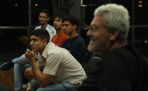 Projeto Seminaluz promove curso técnico gratuito em iluminação cênica em Ipatinga