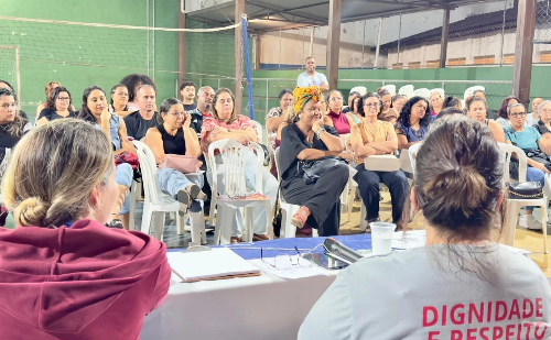 Professores de Ipatinga iniciam greve após demissões em massa