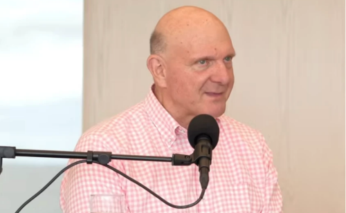 Conselho evita venda de ações e transforma ex-CEO da Microsoft Steve Ballmer em bilionário