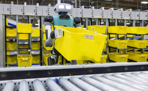 Tecnologia avança com robôs que fazem entregas sem pausas, testados pela Amazon