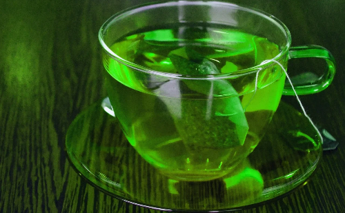 Chá verde é apontado como auxílio no tratamento contra H. pylori
