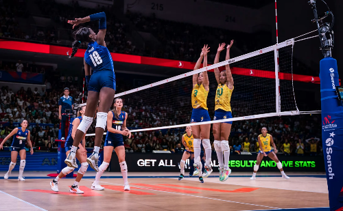 Seleção feminina de vôlei perde para Itália e sai da liderança da Liga das Nações