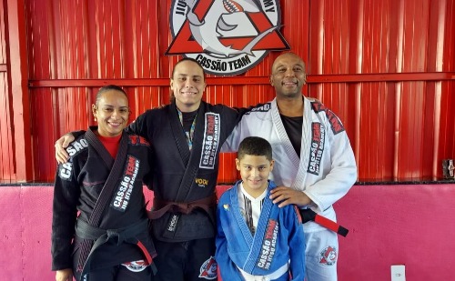 Jiu-Jitsu transforma vida de jovens autistas em academia do Vale do Aço