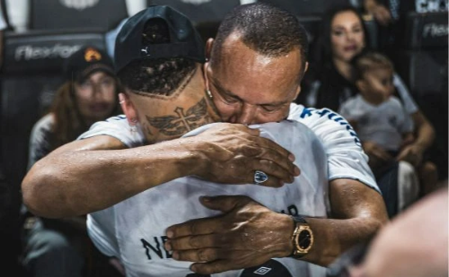 Pai de Neymar revela desejo de renovação e diz que tirou filho da Arábia para voltar ao Santos