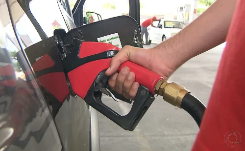 Greve de caminhoneiros ameaça abastecimento nos postos da Petrobras em Minas