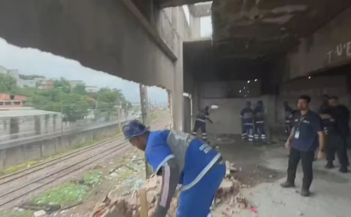 Polícia descobre base armada em falsa igreja no Complexo de Israel