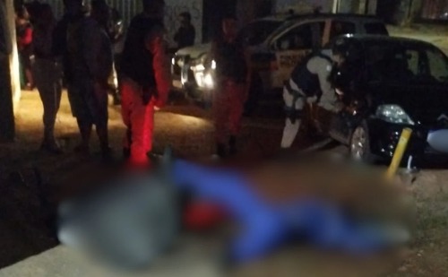 Homem é morto a tiros em frente a conjunto habitacional em Timóteo