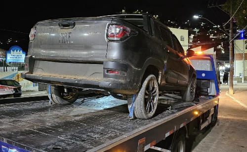 Polícia apreende veículo clonado após denúncia em Caratinga