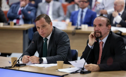 Mauro Cid é flagrado em contradição e coloca delação em risco