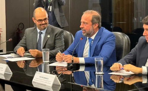 Governo quer aumentar etanol na gasolina para 30% ainda este ano