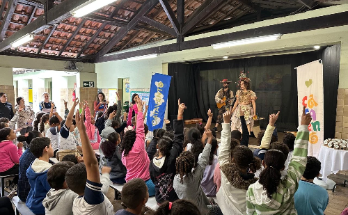 Espetáculo leva educação ambiental a mil alunos da rede pública no Vale do Aço