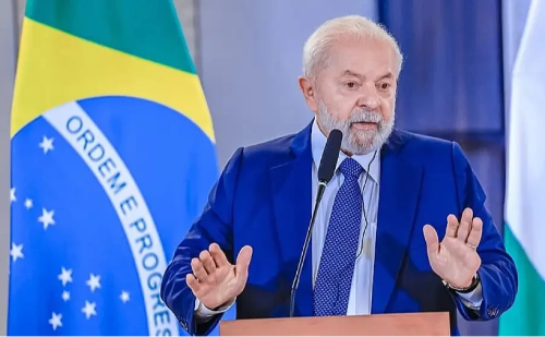 Lula anuncia crédito para motociclistas de apps