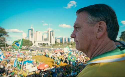 Bolsonaro realiza exames após indisposição em Goiás