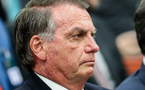 Bolsonaro é diagnosticado com infecção pulmonar após exames em hospital de Brasília