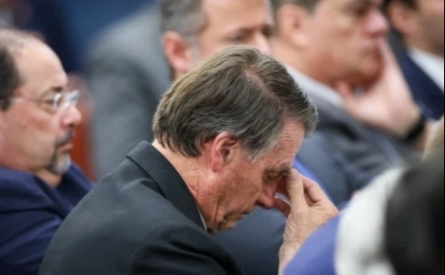 STF enfrenta críticas por condução de julgamento de Bolsonaro