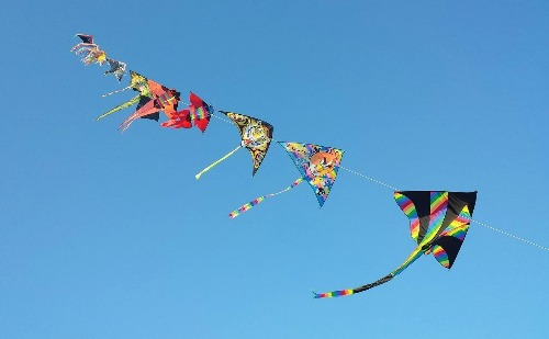 Execução com quatro tiros após briga em festival de pipa choca moradores
