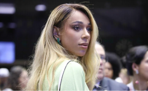 Deputado aciona PGR contra Erika Hilton por nomeação de maquiadores