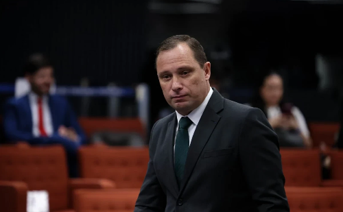 Meta confirma que perfil no Instagram foi criado com e-mail de Mauro Cid