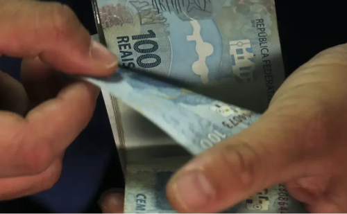 Riqueza dos 1% mais ricos poderia erradicar pobreza global 22 vezes, aponta Oxfam