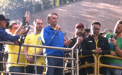 Manifestação na Paulista reúne Bolsonaro, aliados e críticas ao STF em ato “Justiça Já”