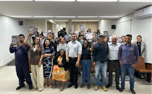 Após dez anos de espera, 139 famílias do Leste de Minas recebem escrituras definitivas