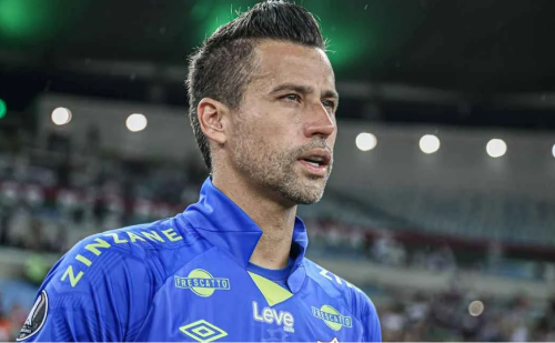 Reconhecido como 'Goleiro de Deus', Fábio vira destaque na imprensa italiana