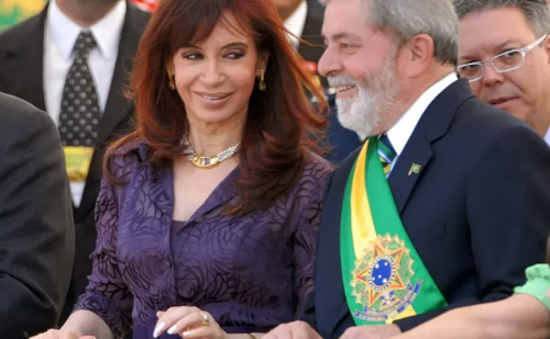 Viagem de Lula à Argentina para cúpula do Mercosul deve excluir encontro com Milei e inclui possível visita a Kirchner