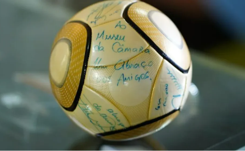STF condena homem que furtou bola de Neymar durante invasão ao Congresso a 17 anos de prisão