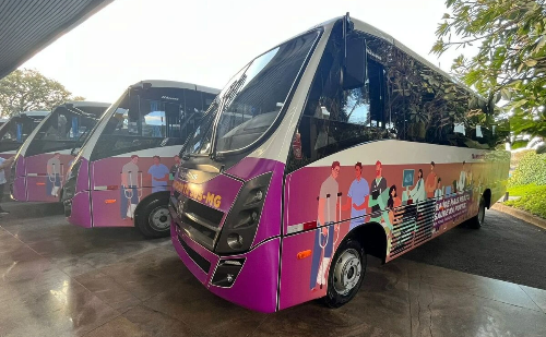 Entrega de micro-ônibus fortalece transporte de pacientes do SUS em Minas