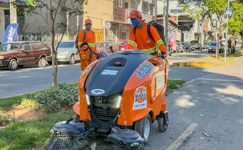 Ipatinga testa varredeira elétrica em ação inédita no Parque Ipanema