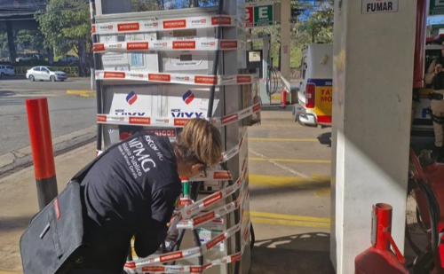 Quatro postos são interditados em BH por vender combustível adulterado